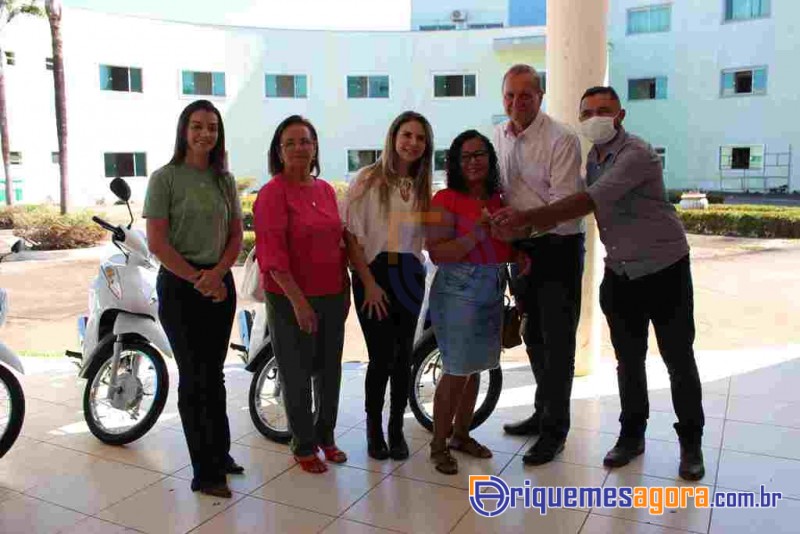 Ariquemes: Deputado Adelino Follador participa da entrega de Motocicletas para os ACS