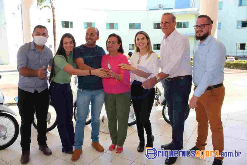 Ariquemes: Deputado Adelino Follador participa da entrega de Motocicletas para os ACS