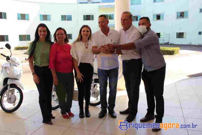 Ariquemes: Deputado Adelino Follador participa da entrega de Motocicletas para os ACS