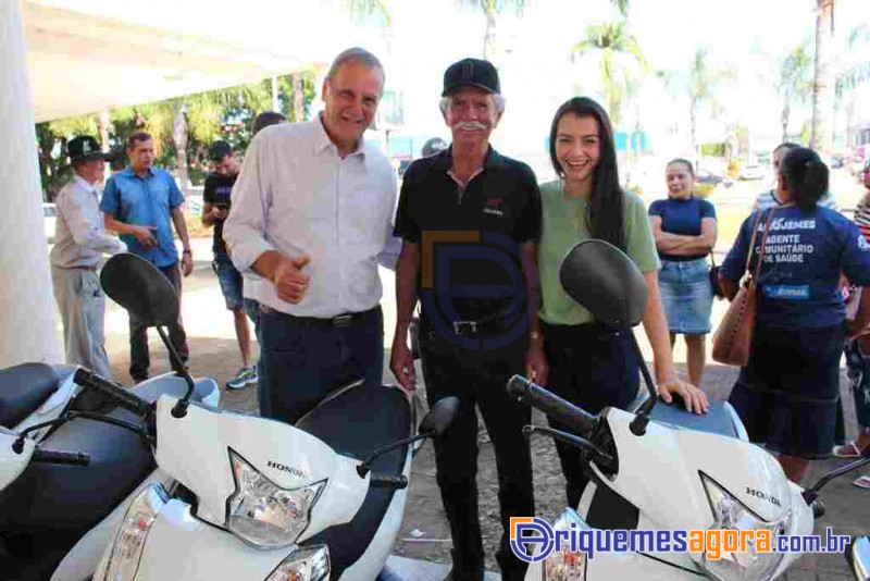 Ariquemes: Deputado Adelino Follador participa da entrega de Motocicletas para os ACS