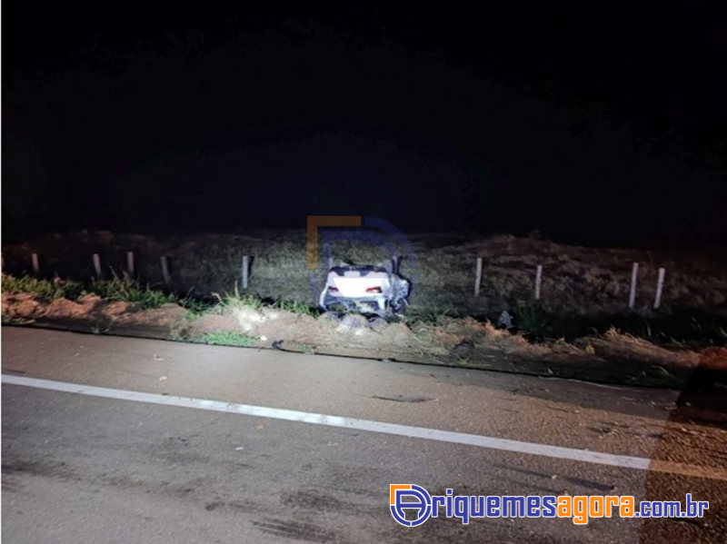 Imprudência de caminhoneira ocasionou grave acidente na Br 364 com morte de três pessoas em um táxi