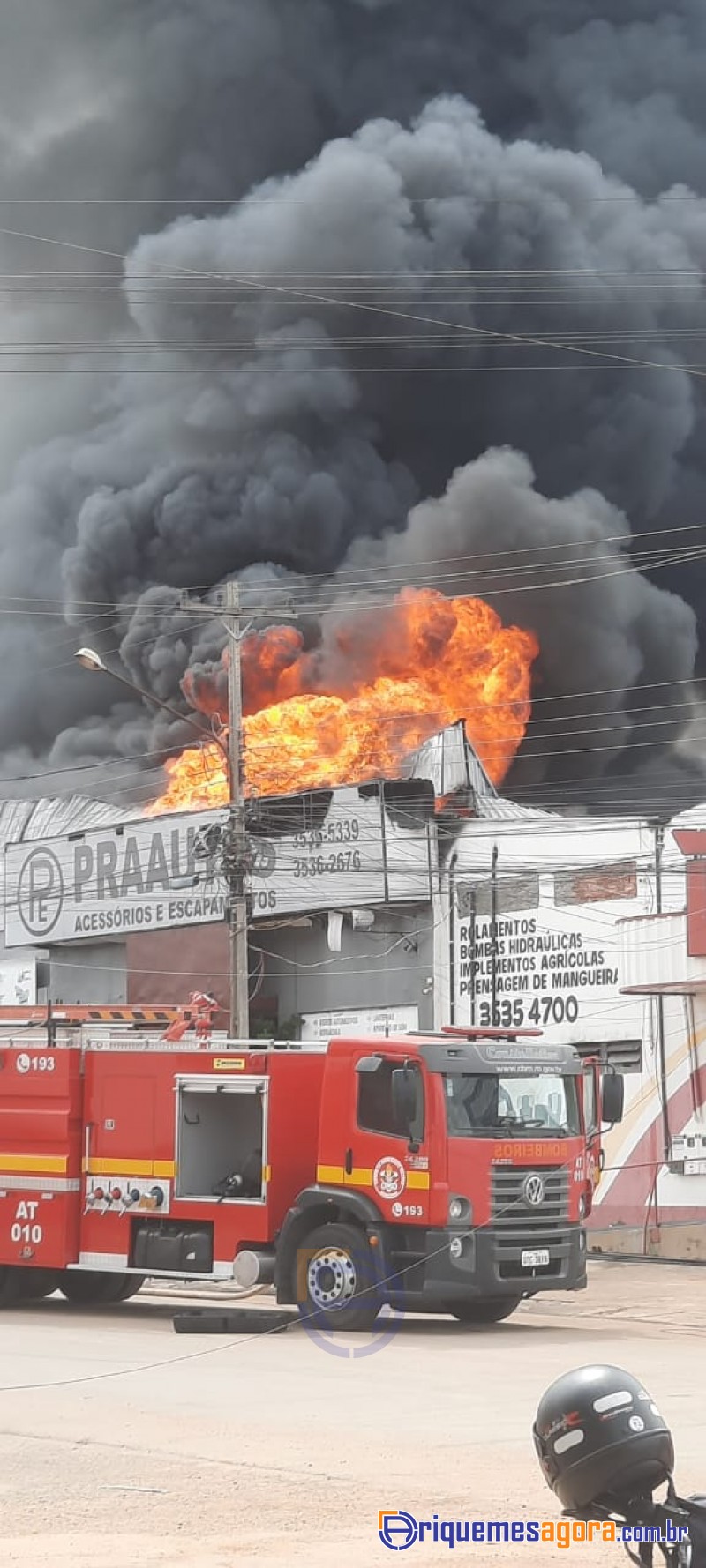 Incêndio de grandes proporções destrói três empresas em Ariquemes -VÍDEOS