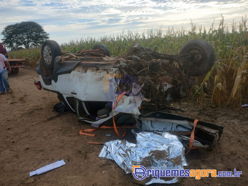 TRÁGICO: Acidente na BR-364 entre carreta e carro deixa duas pessoas mortas próximo de Ariquemes