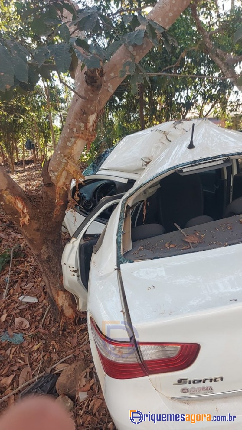 Mulher morre e outras quatro pessoas da mesma família ficam feridas em acidente de trânsito