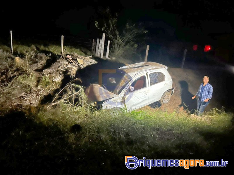 Motorista capota carro após cochilar ao volante na RO 464 - VÍDEO
